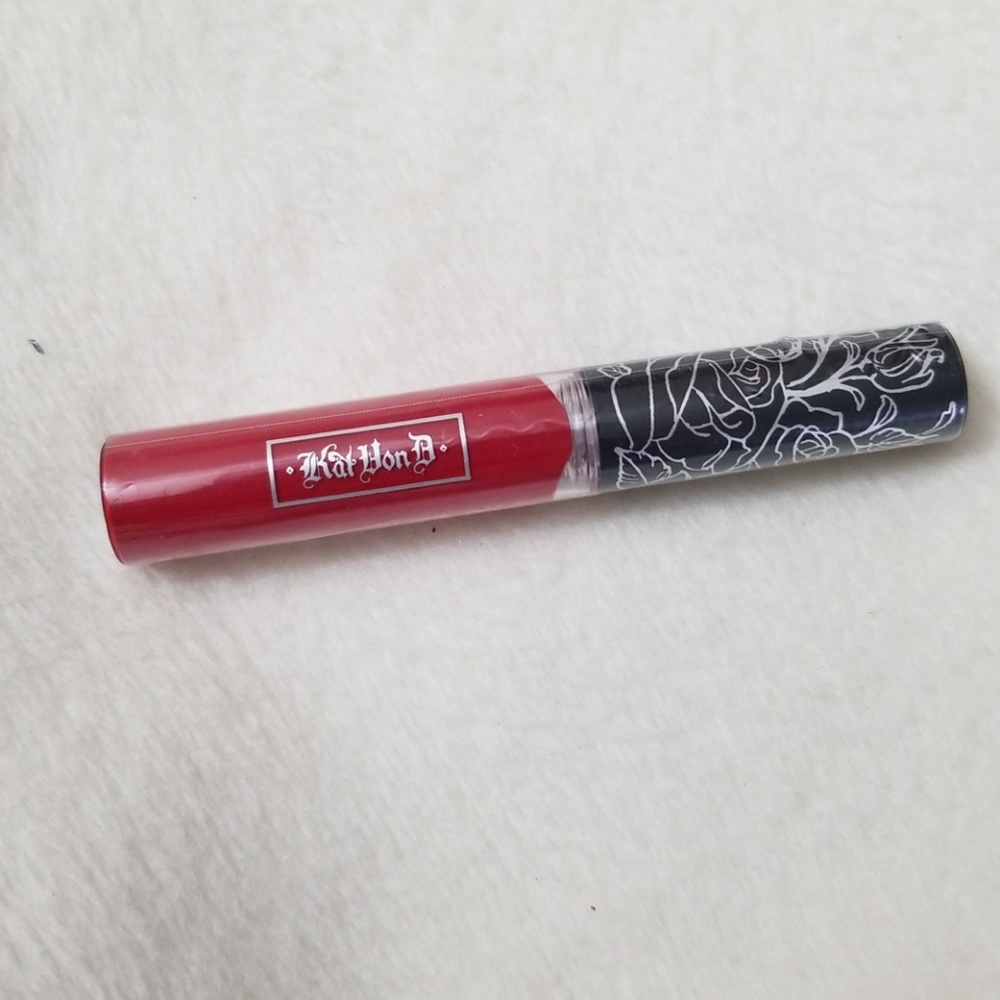 Kat Von D Everlasting Liquid lipstick OUTLAW